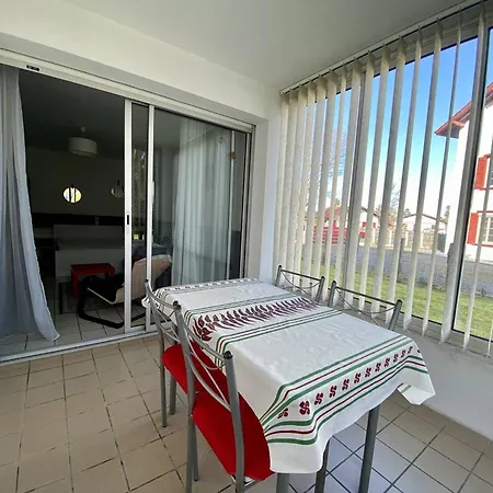 2 Personnes, Terrasse Fermée, Animaux Tolérés, Proche Parking – - Fr-1-495-63 *